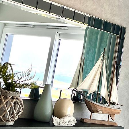 Stunning Sea Views, Luxury Apartment Beaches & Restaurants Are A Short Walk Away New Quay Exteriör bild
