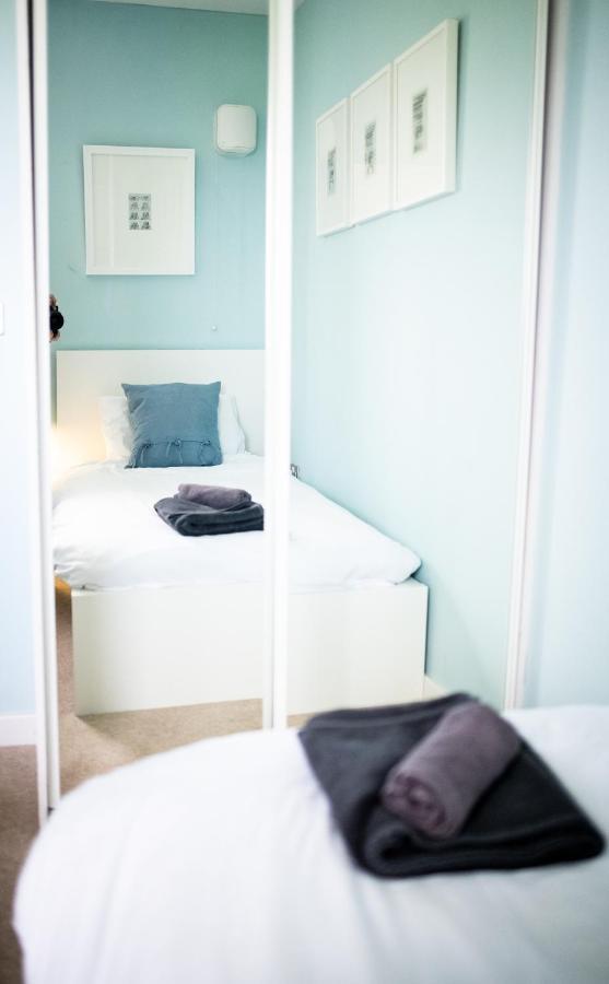 Stunning Sea Views, Luxury Apartment Beaches & Restaurants Are A Short Walk Away New Quay Exteriör bild