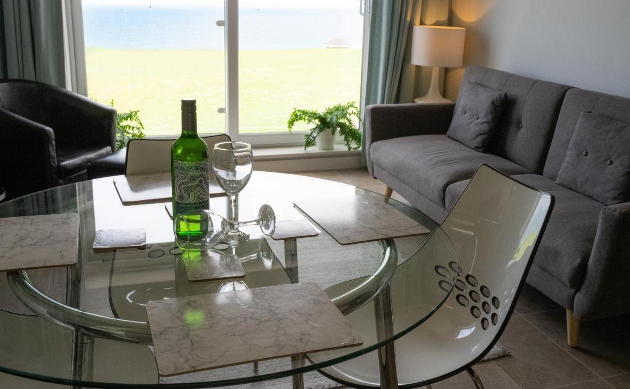 Stunning Sea Views, Luxury Apartment Beaches & Restaurants Are A Short Walk Away New Quay Exteriör bild
