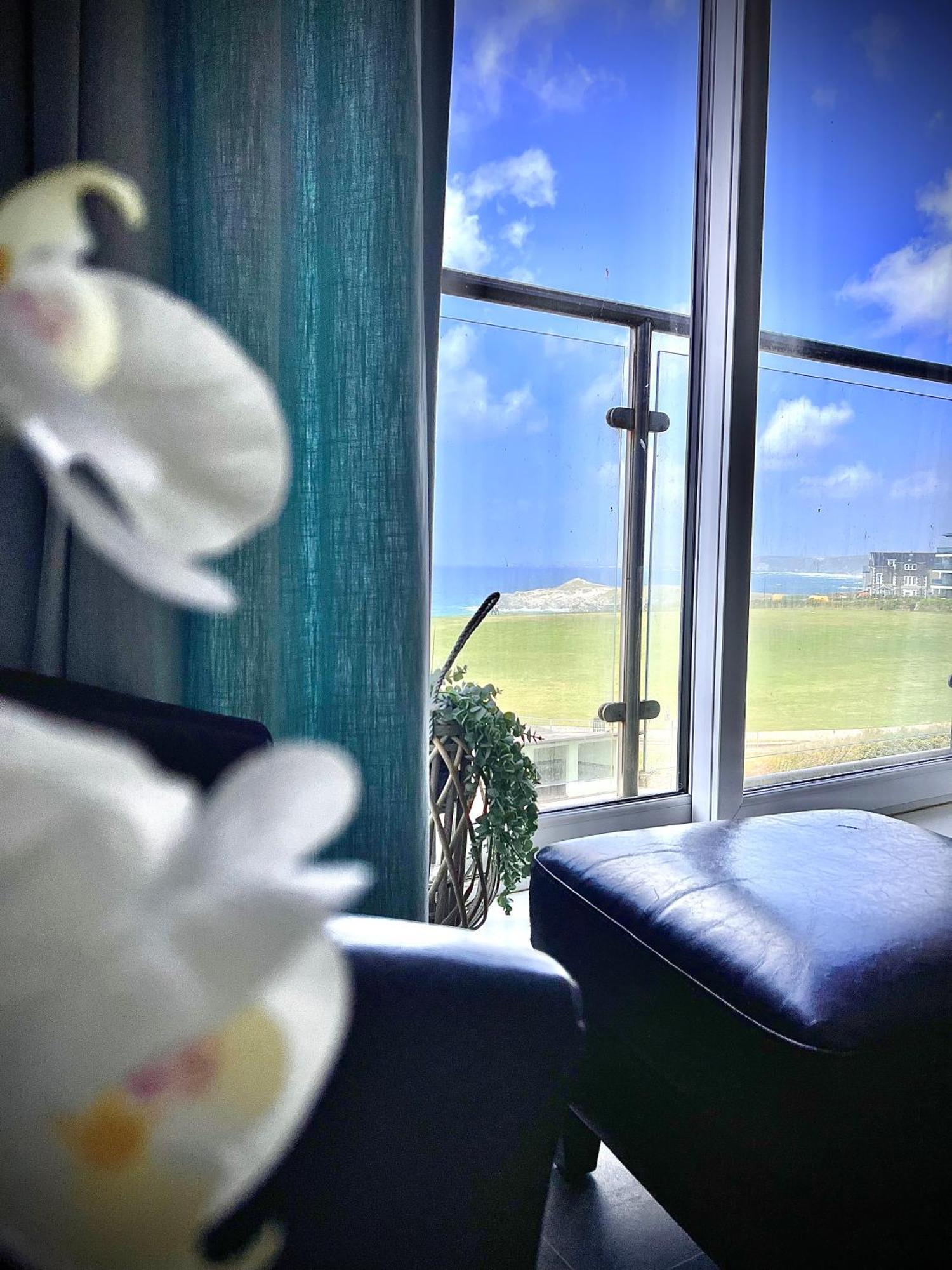 Stunning Sea Views, Luxury Apartment Beaches & Restaurants Are A Short Walk Away New Quay Exteriör bild